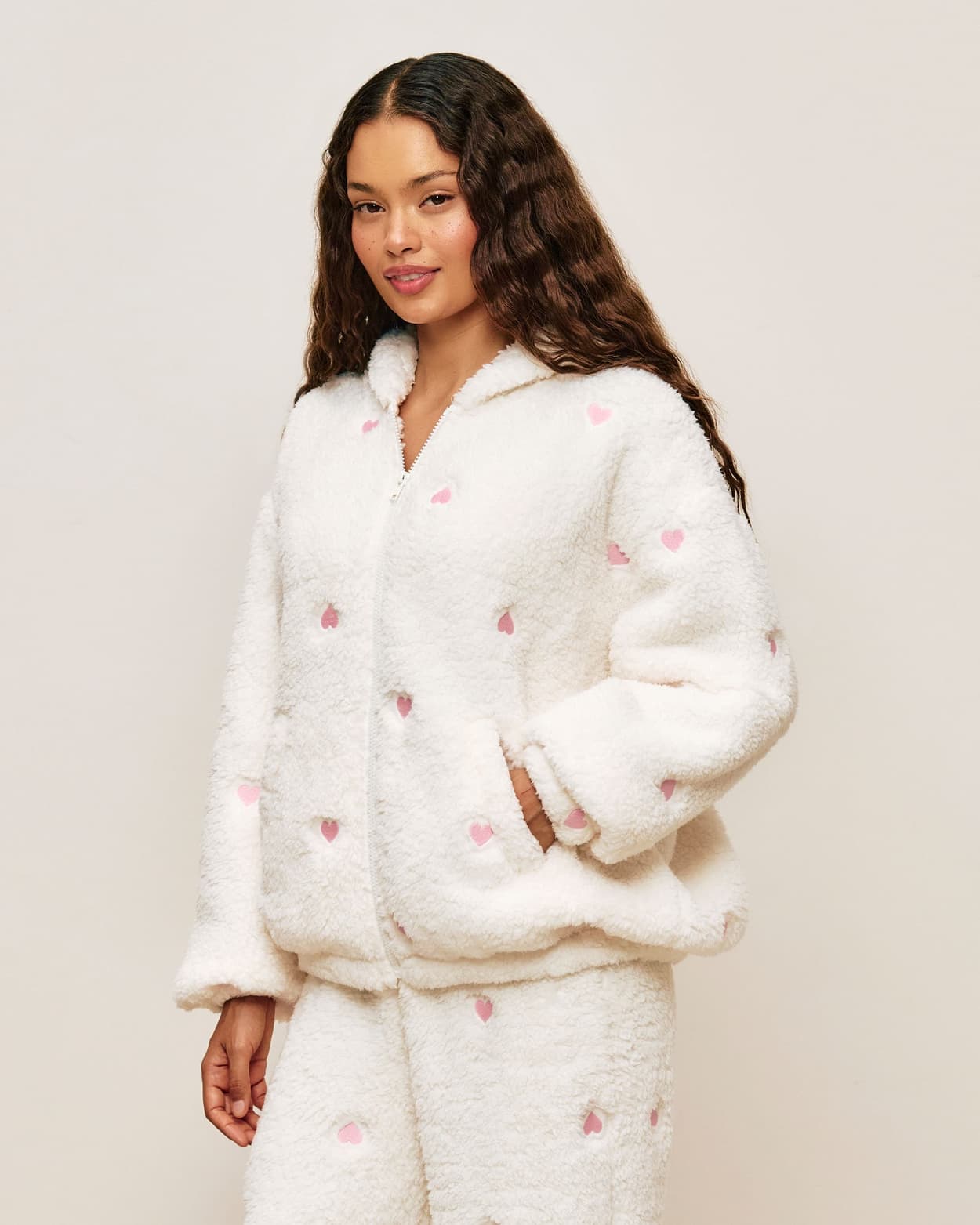Geborduurd sherpa jasje met harten - L - Undiz