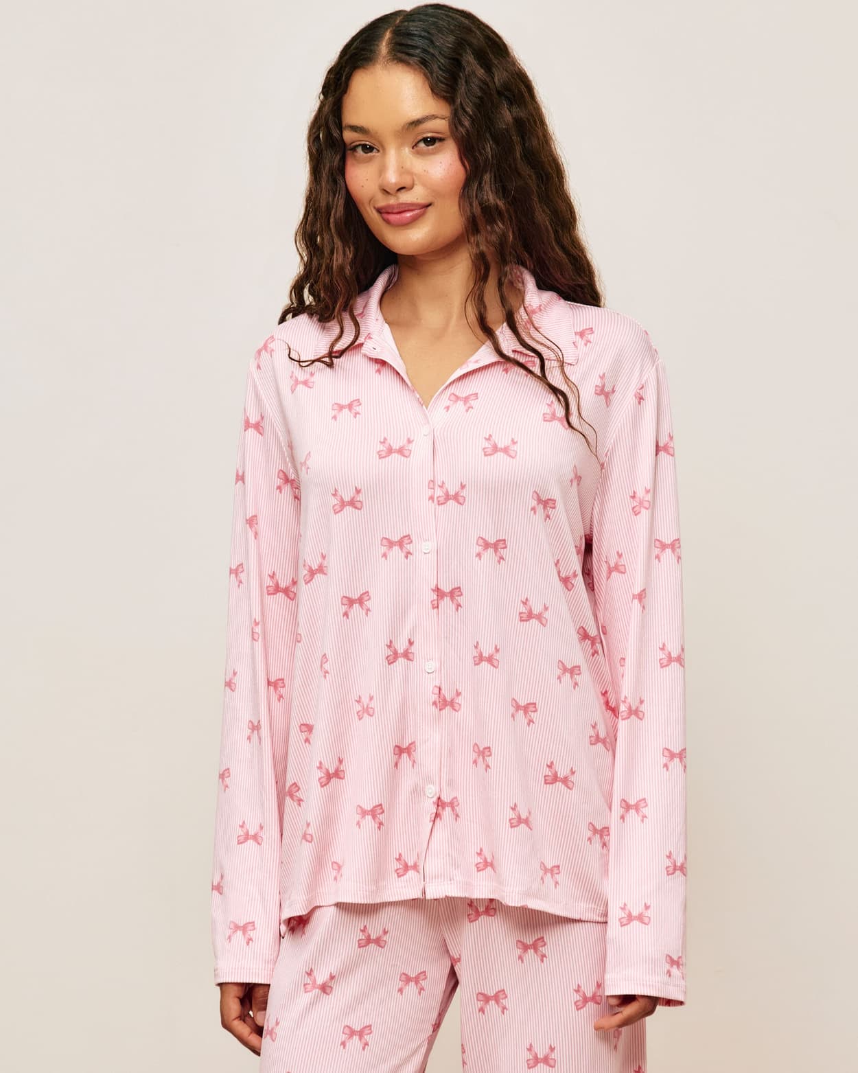 Conjunto de camisa y pantalones a rayas con pequeños lazos - S - Undiz