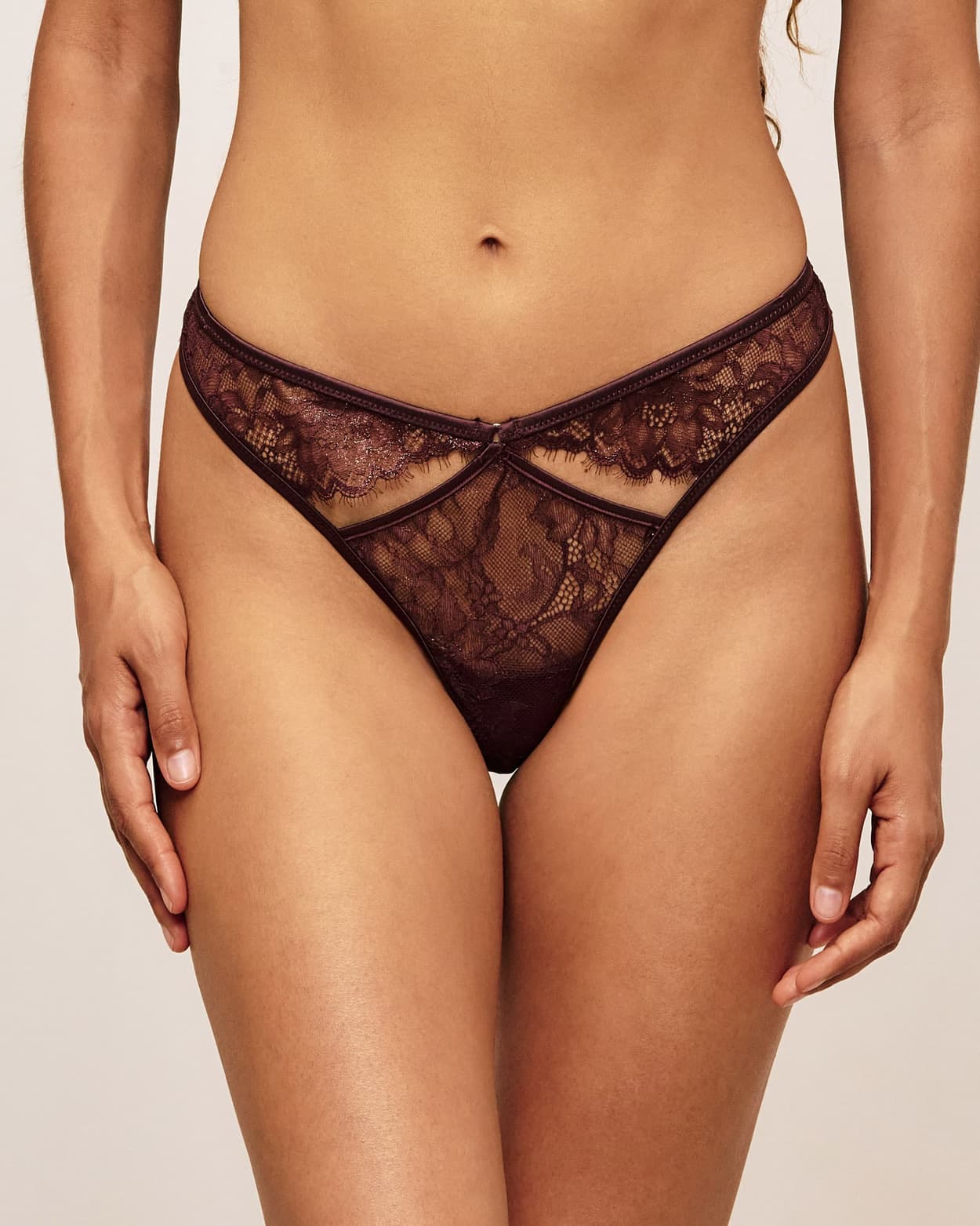 Tanga en dentelle et petits anneaux - S - Undiz