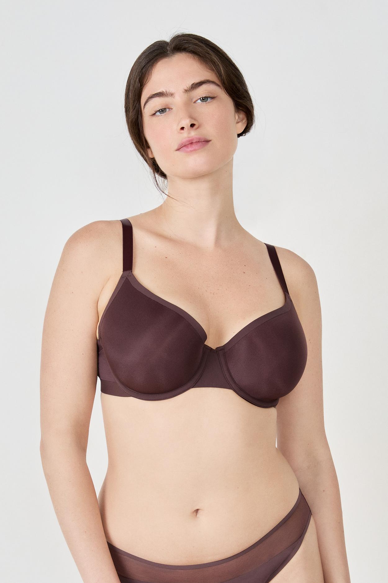 Biustonosz z lekkim wypełnieniem