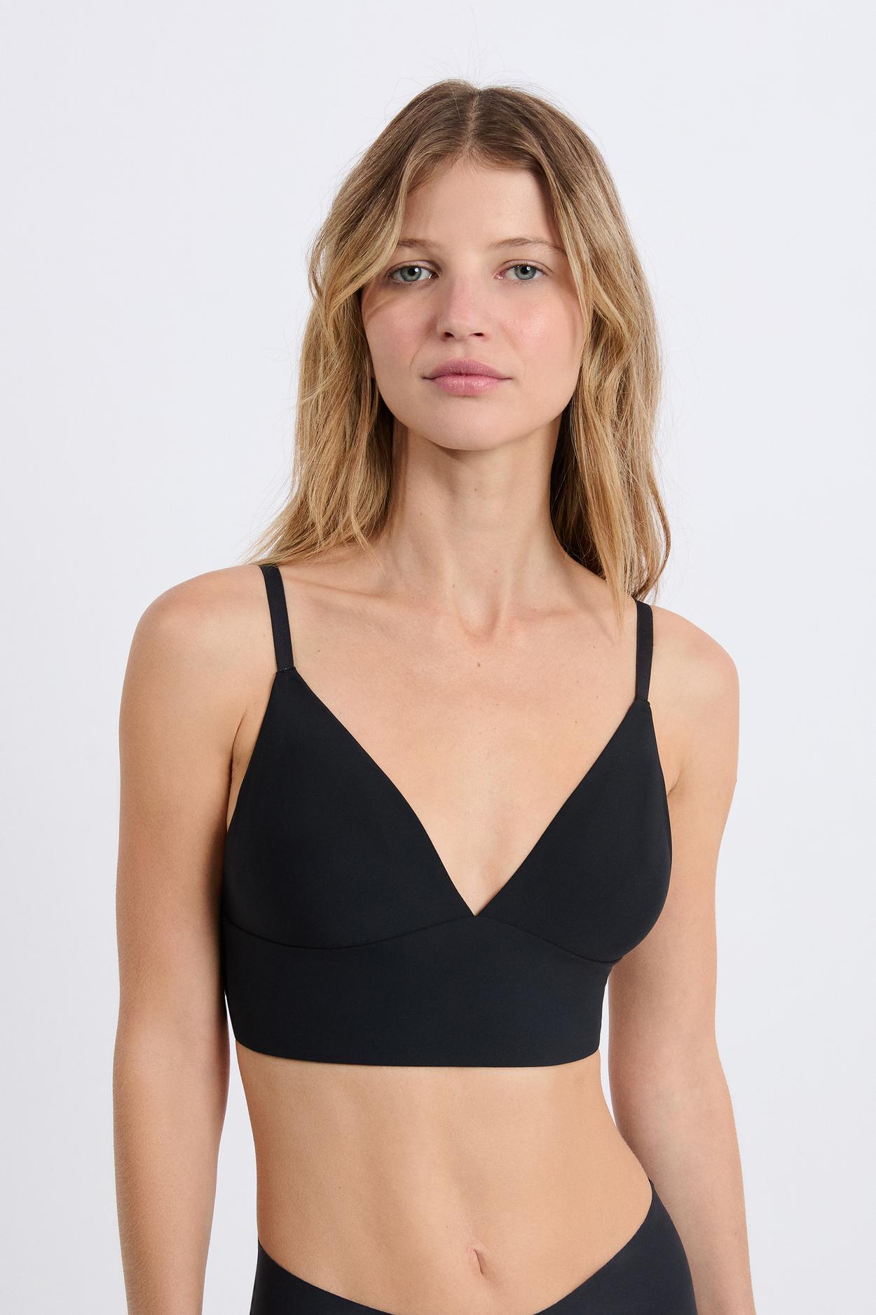 Trójkątny biustonosz bez fiszbin z odkrytymi plecami