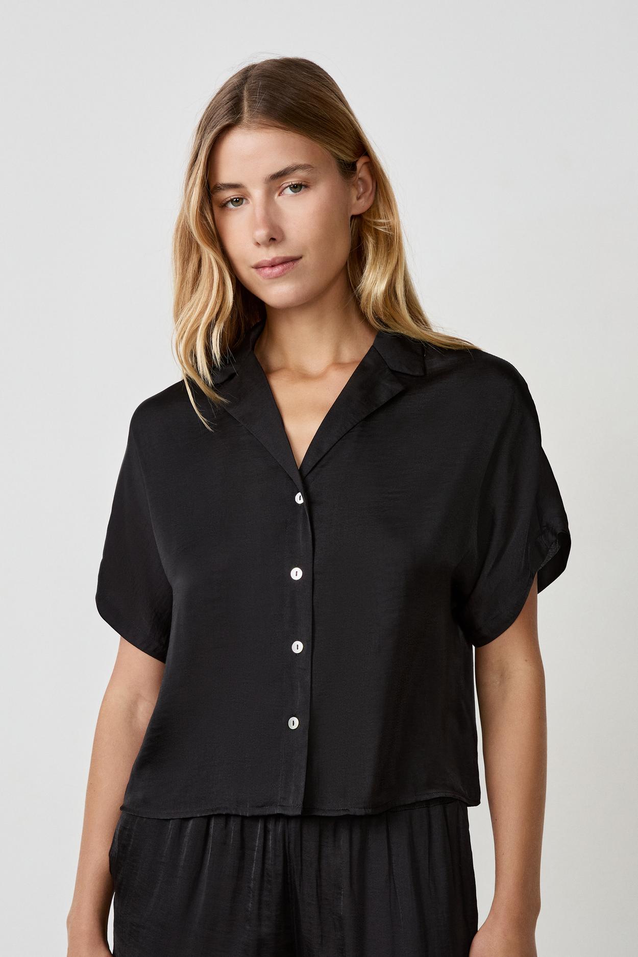 Koszula z krótkim rękawem satynowa