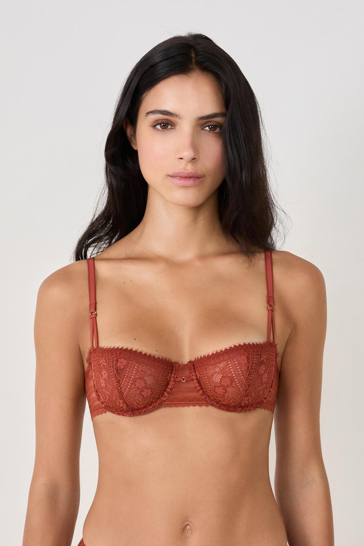 Biustonosz nr 9 - Balkonetka z koronki