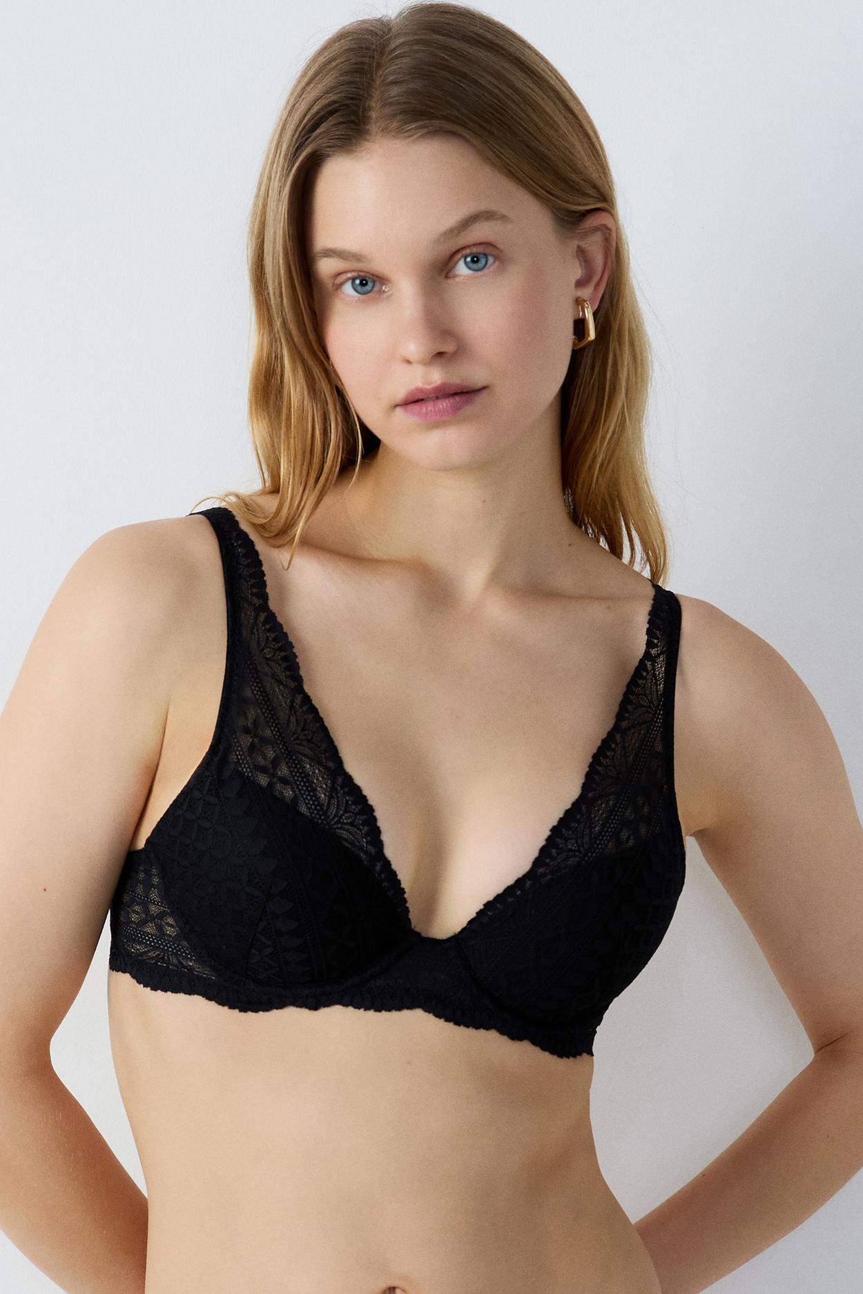 Biustonosz nr 6 - Trójkąt z lekkim wypełnieniem