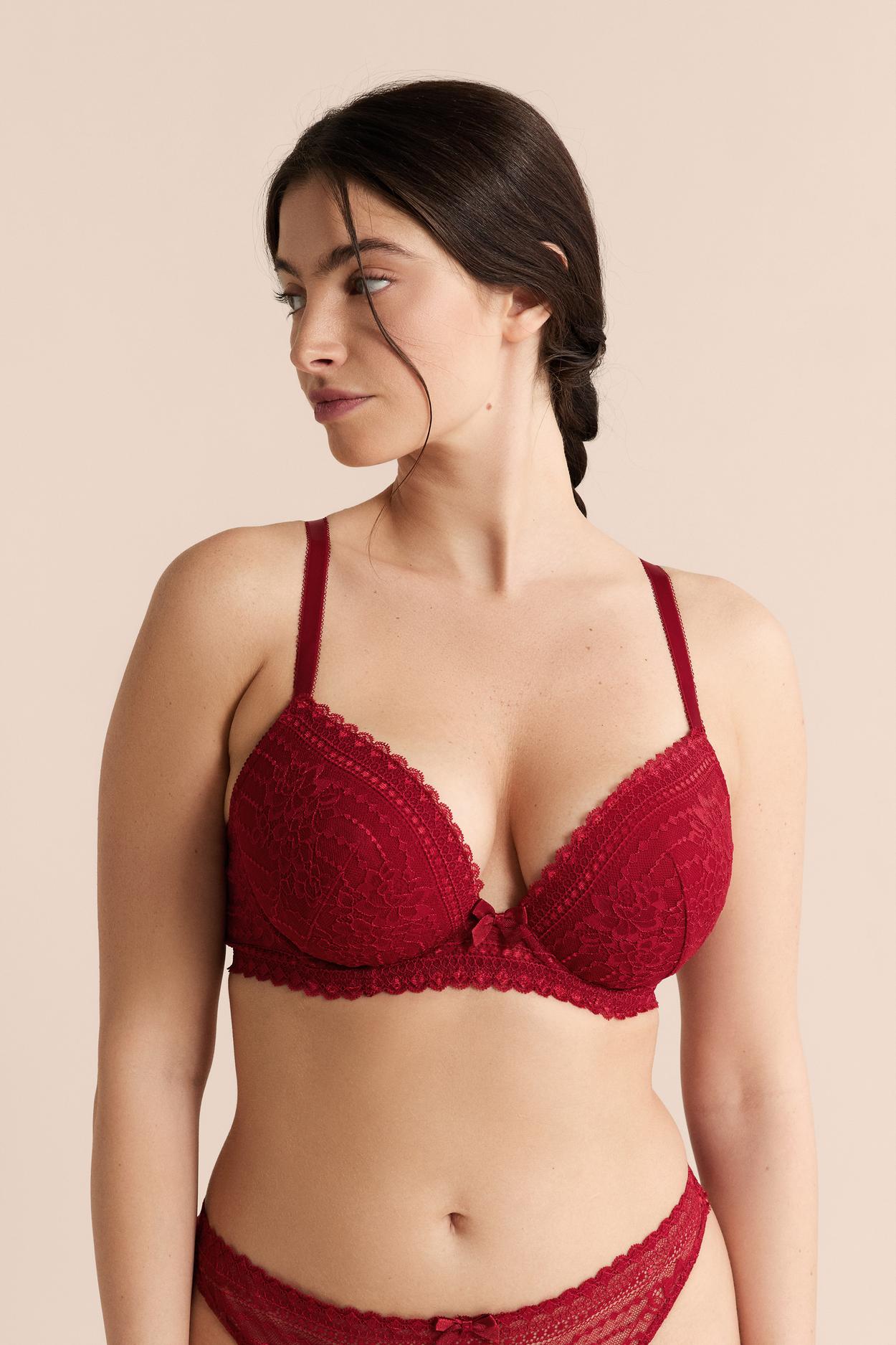 Biustonosz nr 5 - Lekkie wypełnienie z głębokim dekoltem