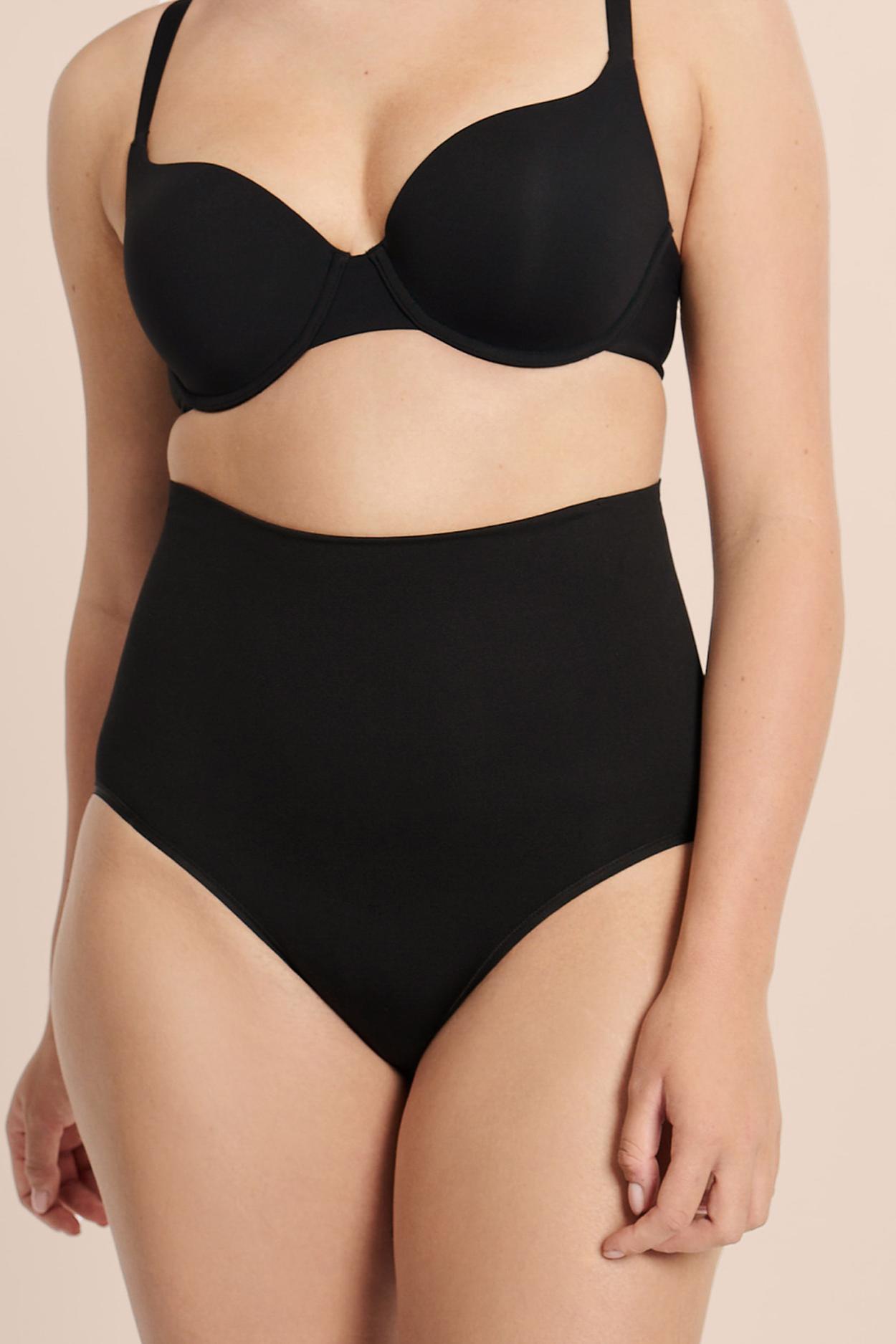 Majtki z wysokim stanem - średni stopień modelowania