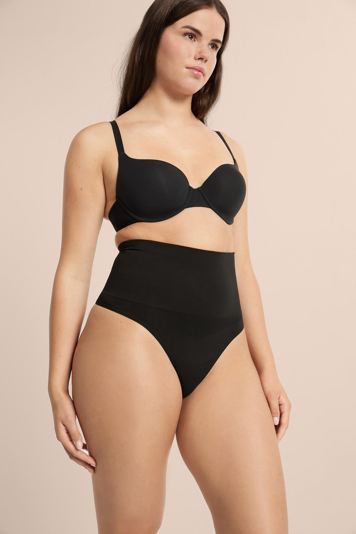 Stringi z wysoką talią - średni stopień modelowania