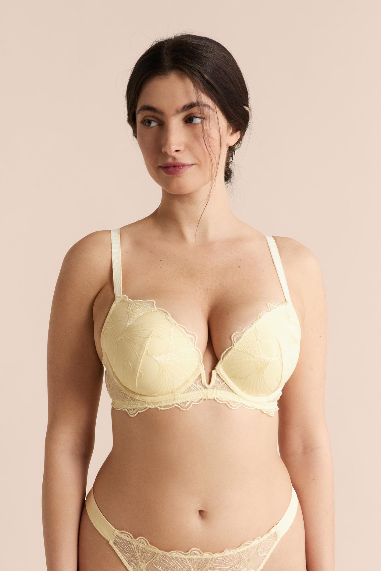 Biustonosz nr 5 - Lekkie wypełnienie z głębokim dekoltem