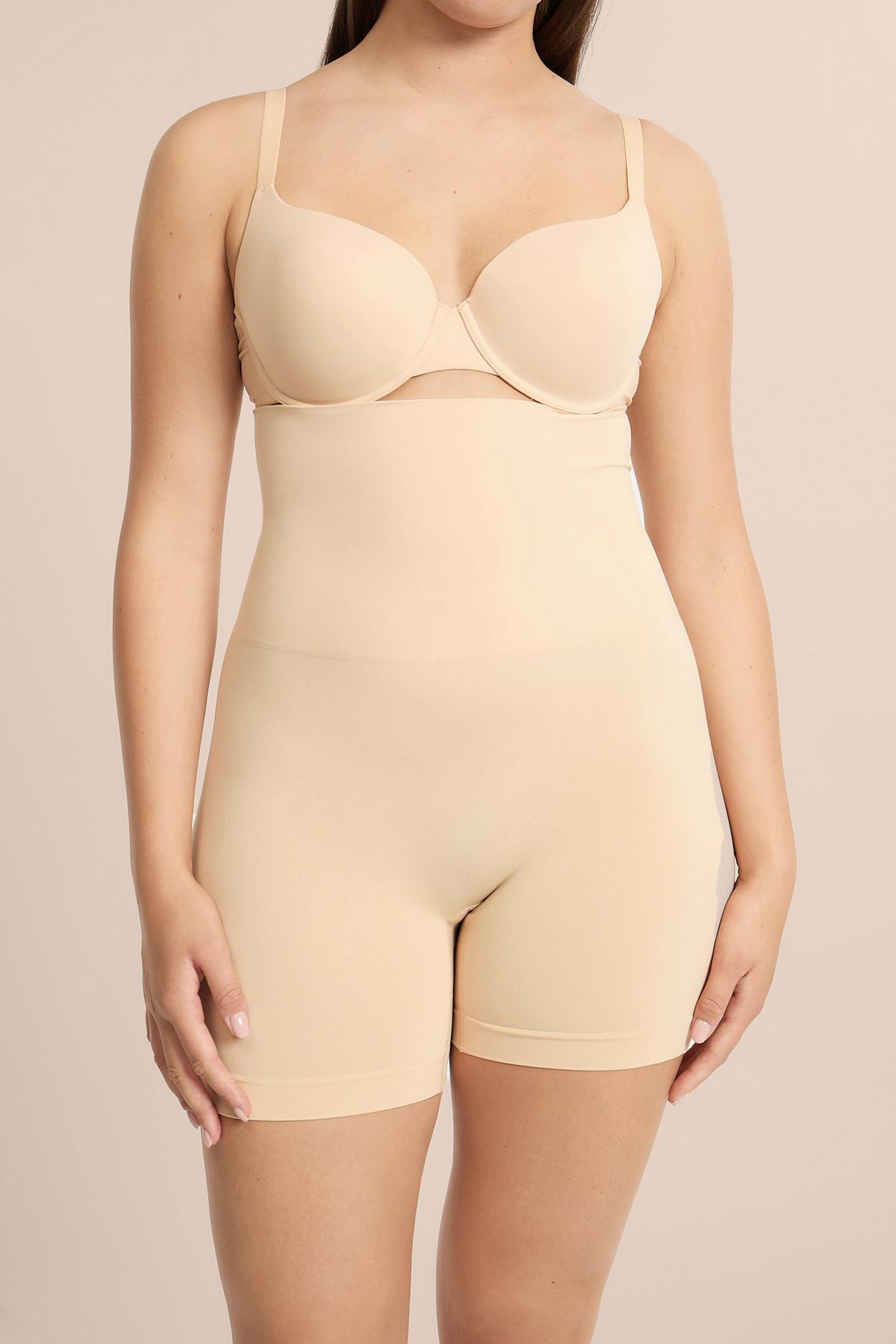 Szorty modelujące - średni stopień modelowania