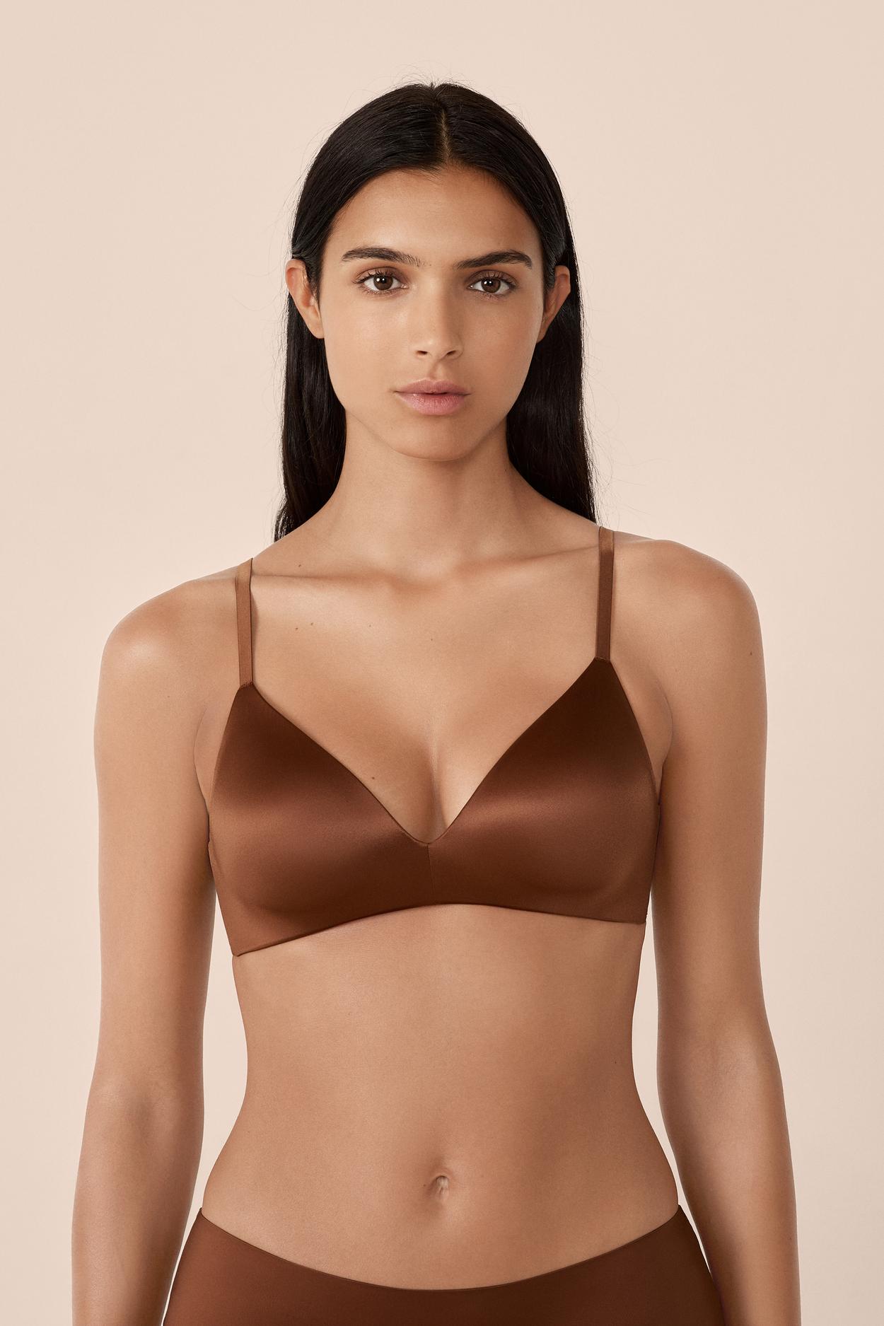 Biustonosz trójkątny bez fiszbin z efektem błyszczącym