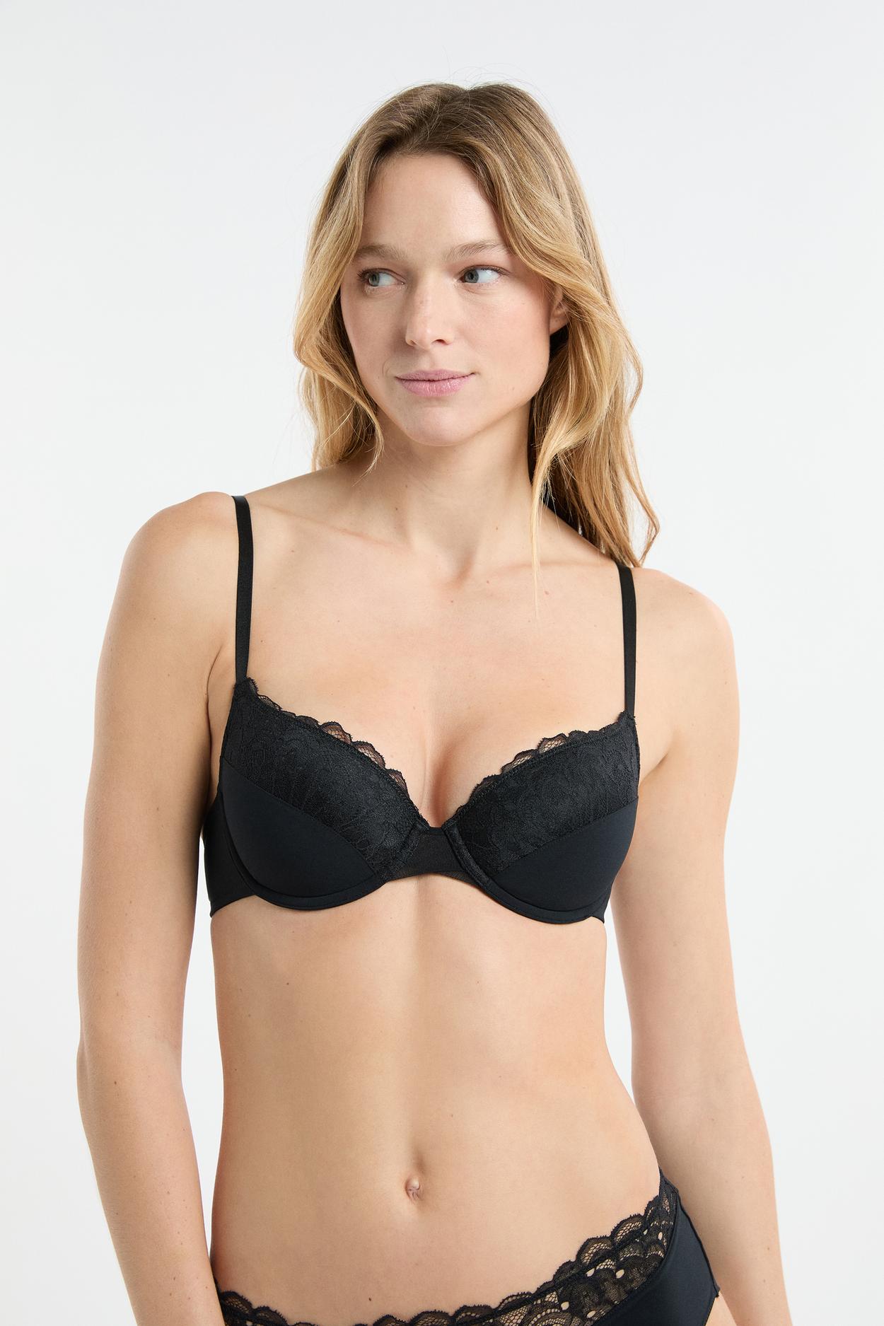 Biustonosz nr 4 - Lekkie wypełnienie z koronki