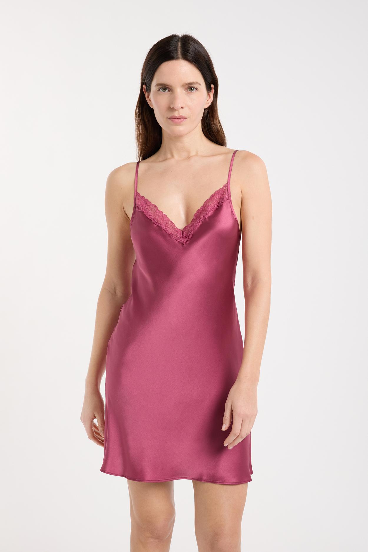 Halka nocna z jedwabiu z detalami koronkowymi