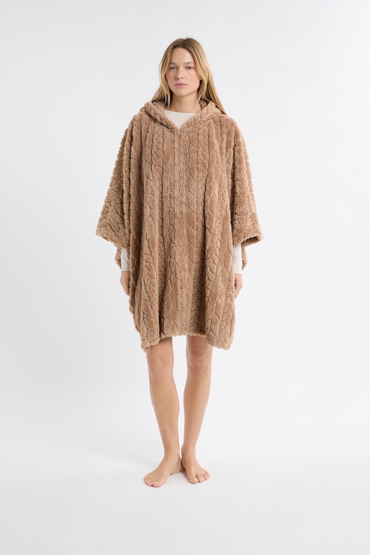 Ponczo z rękawami 3/4