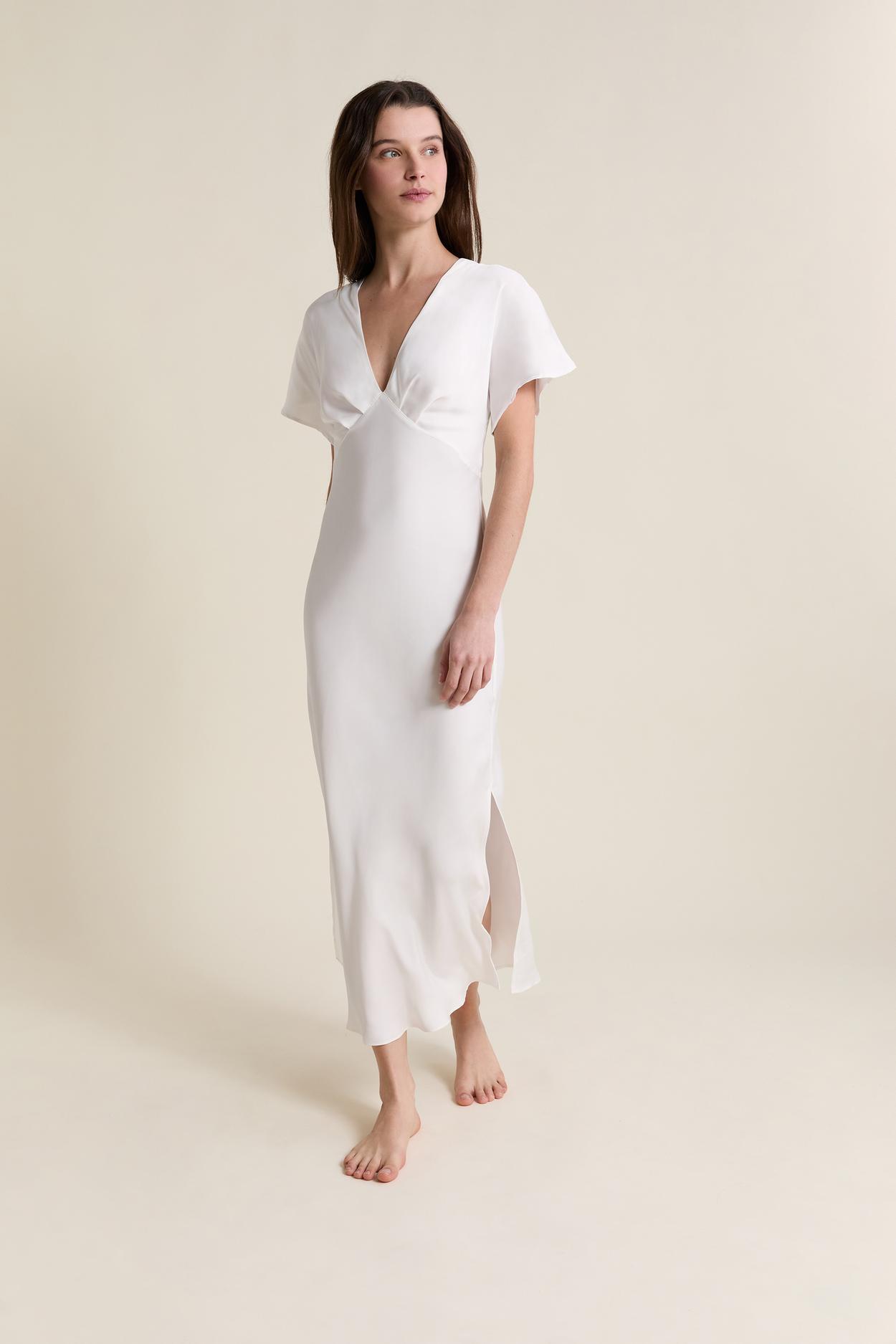 Długa satynowa halka nocna