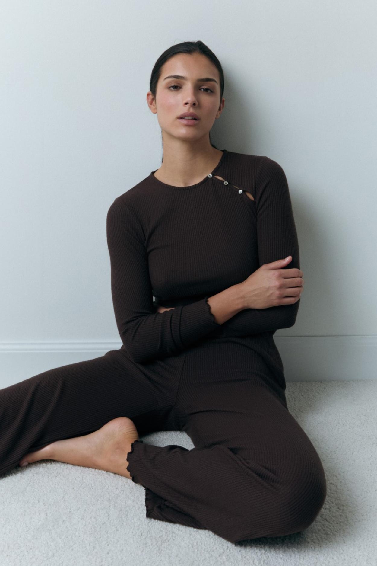 Koszulka piżamowa prążkowana z guzikami