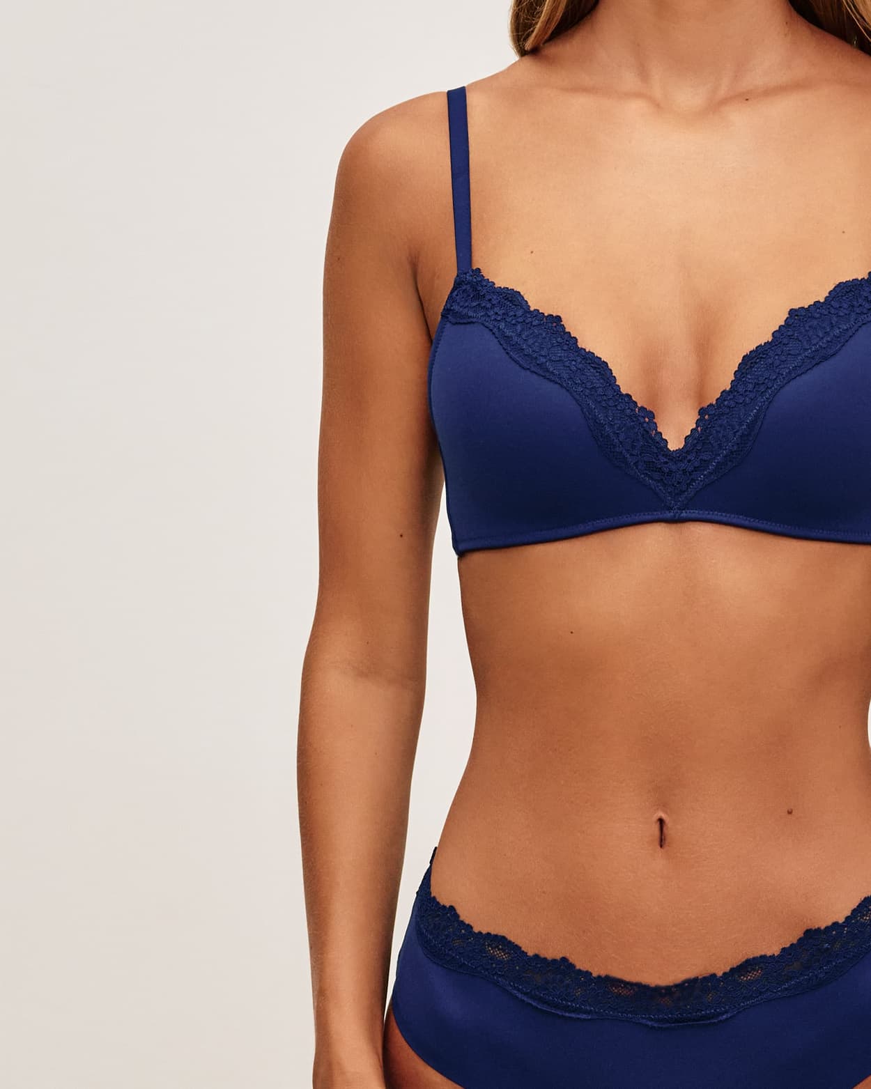 Driehoek push-up van microfiber en kant - 70B - Undiz