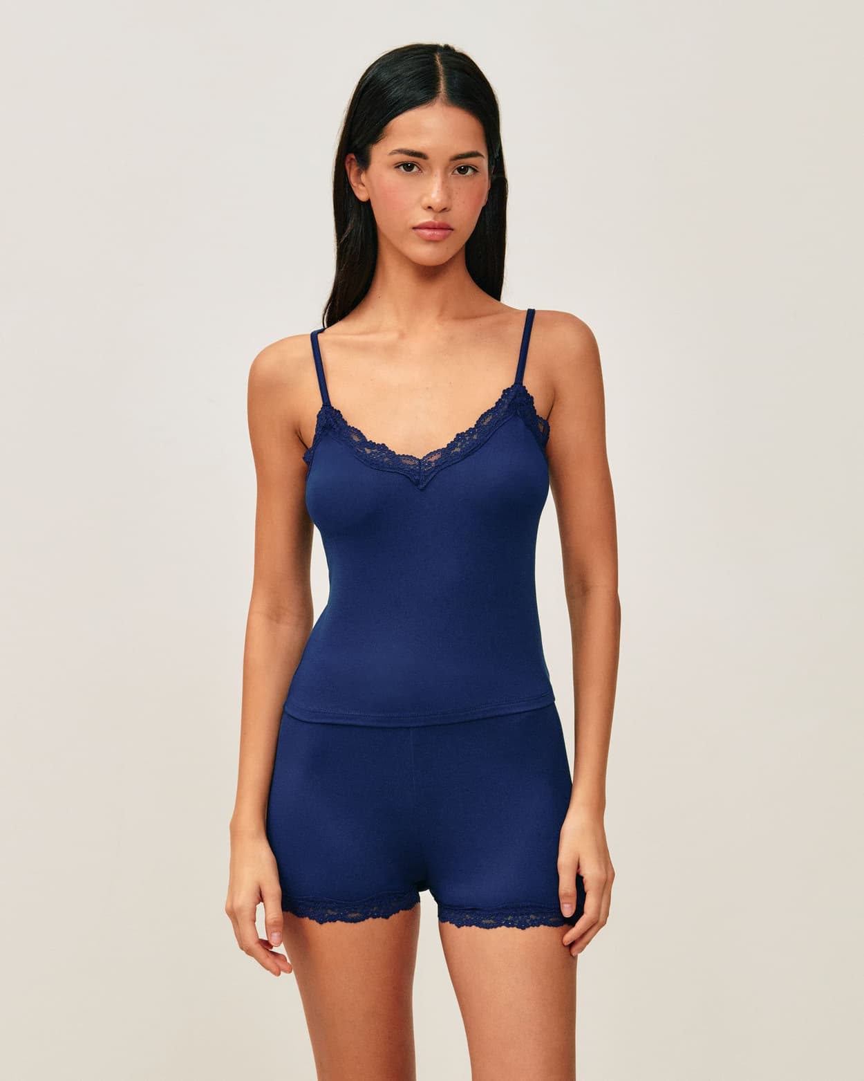 Conjunto de camiseta sin mangas y pantalones cortos de jersey con encaje - XS - Undiz
