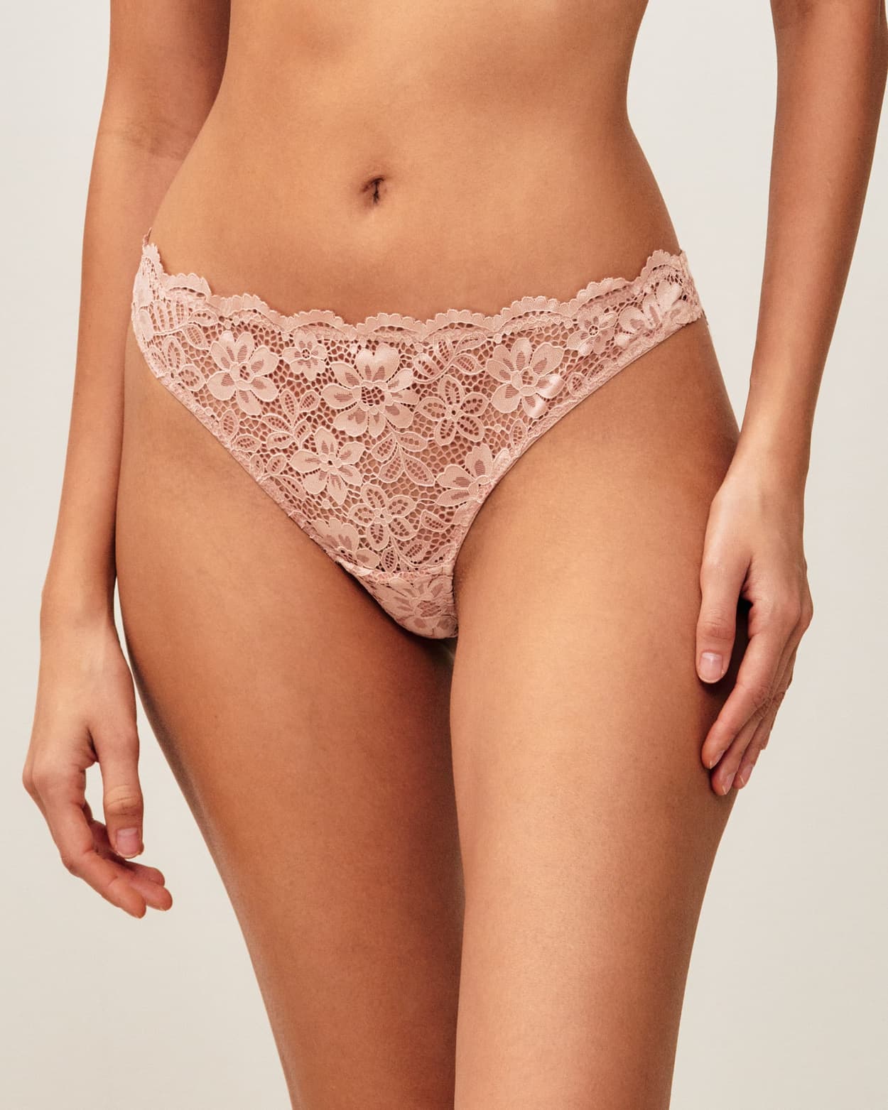 Tanga de encaje floral - M - Undiz